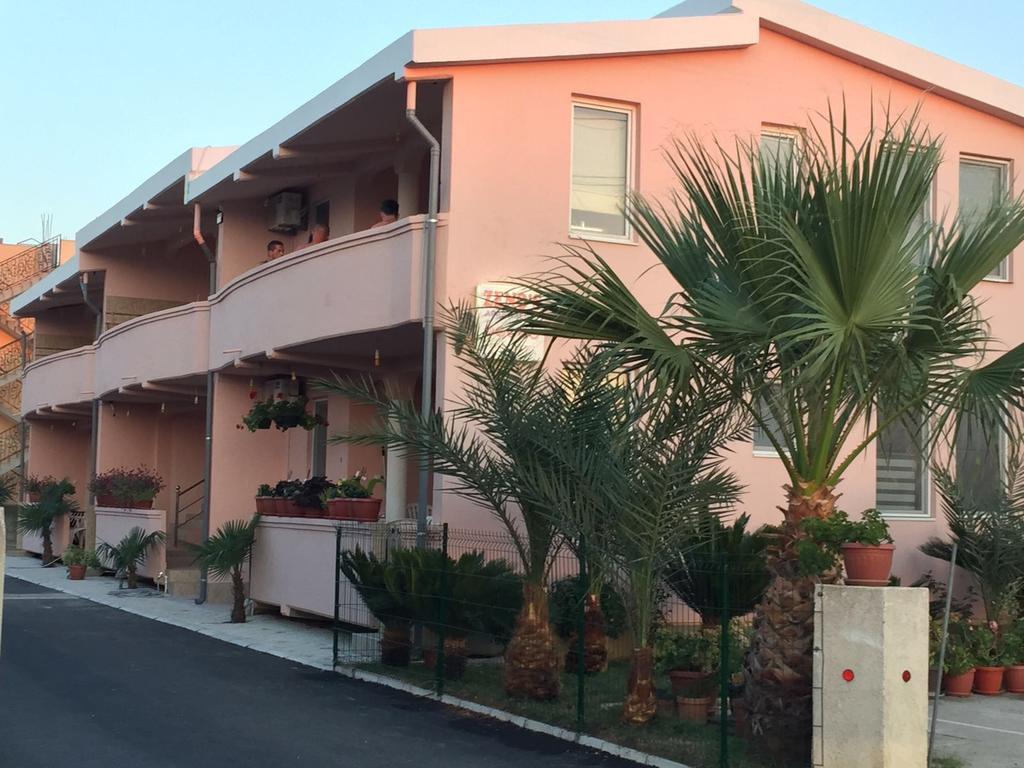 Familien Apartment Zeno Ulcinj Exterior photo