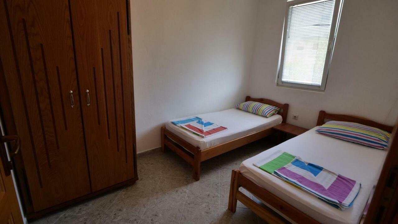 Familien Apartment Zeno Ulcinj Exterior photo