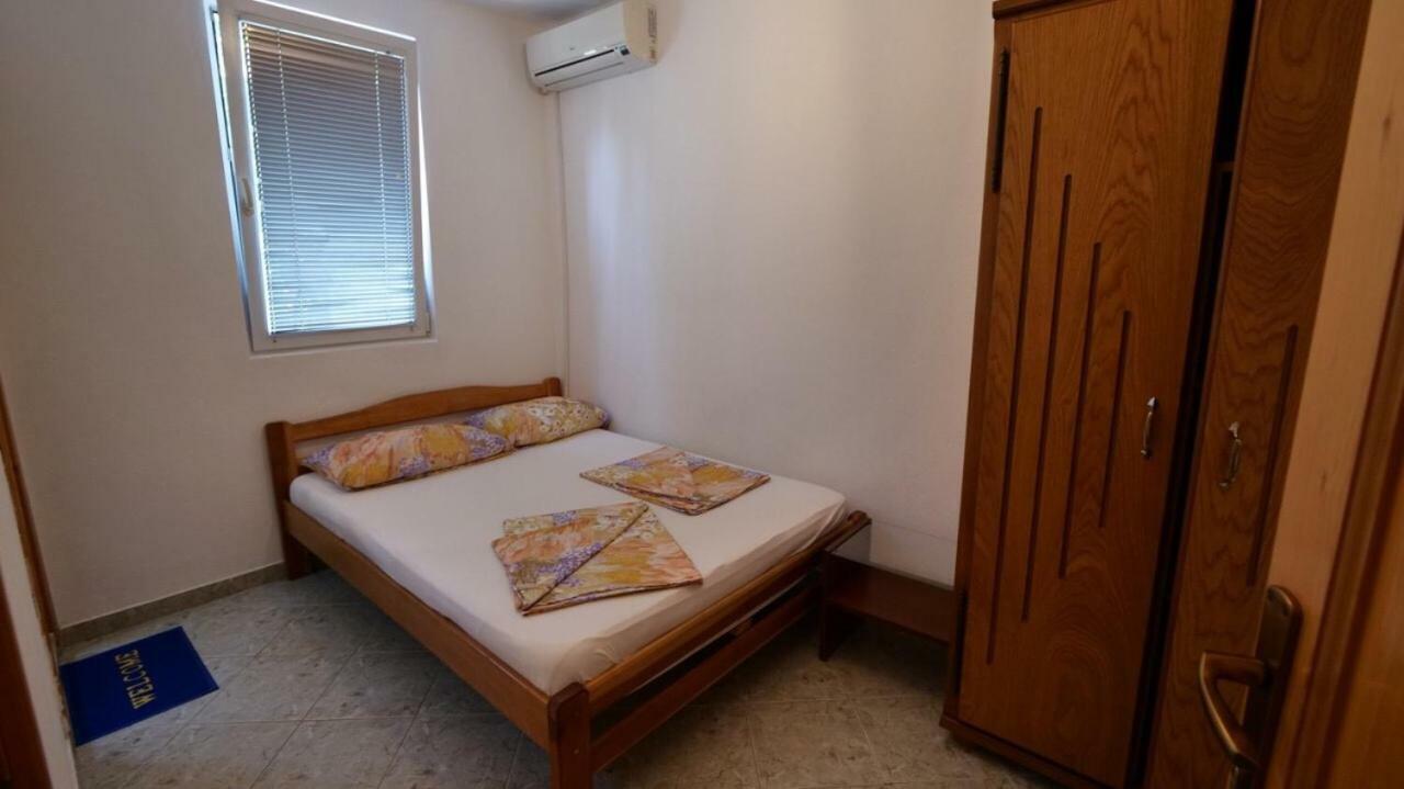 Familien Apartment Zeno Ulcinj Exterior photo