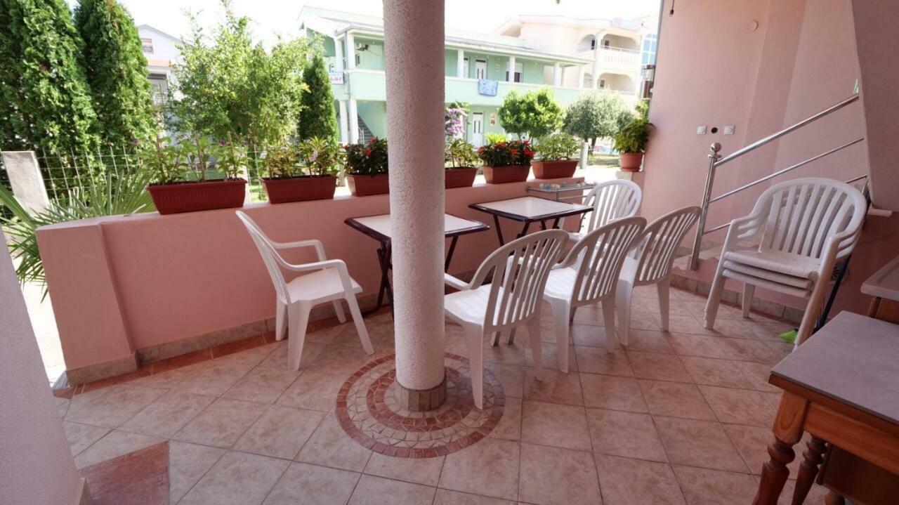 Familien Apartment Zeno Ulcinj Exterior photo